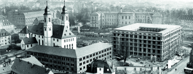 Regierung von Unterfranken: Errichtung des neuen Regierungsgebäudes in der Zeit von 1954 bis 1956 Regierung von Unterfranken: Errichtung des neuen Regierungsgebäudes in der Zeit von 1954 bis 1956
